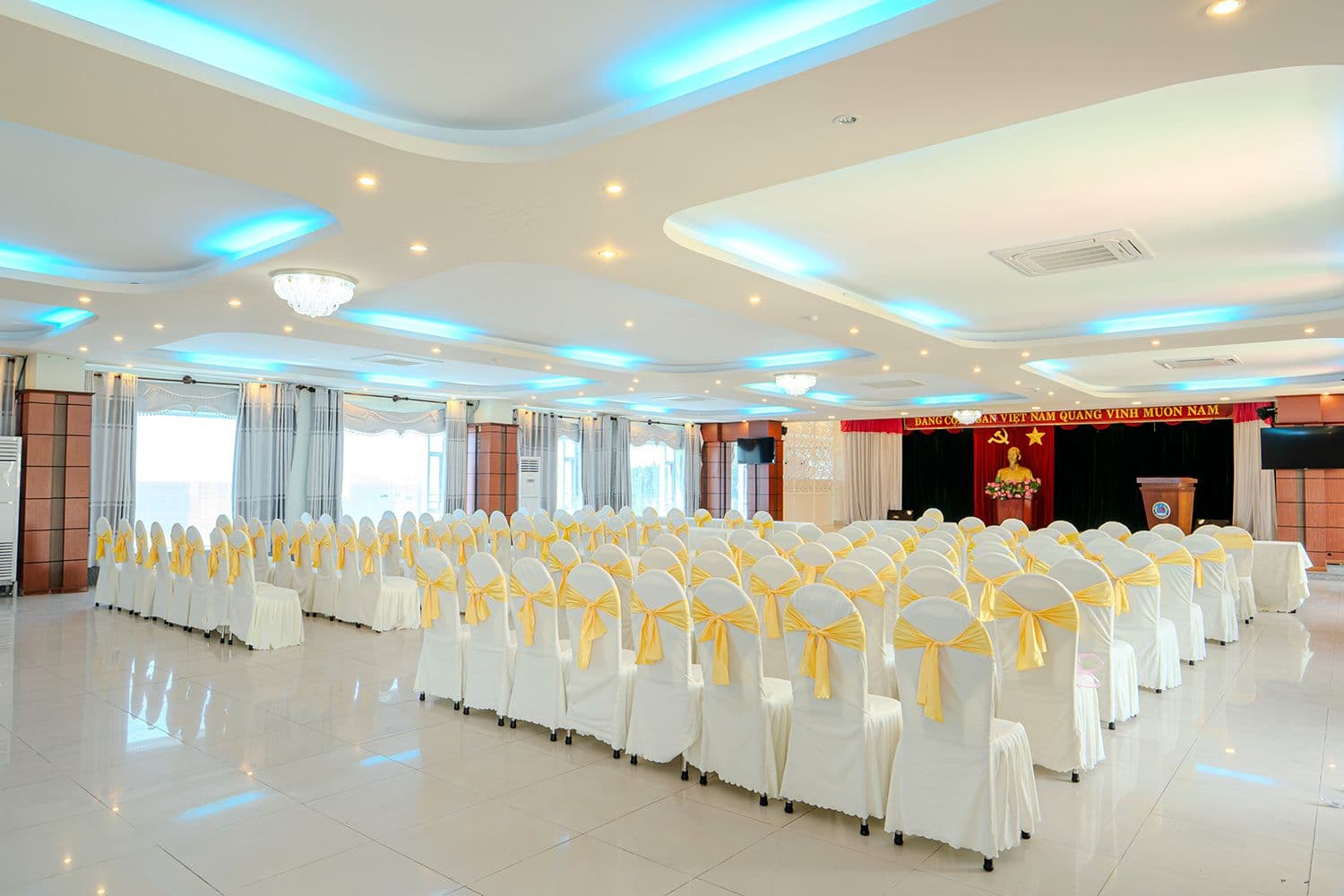 Hội trường tổ chức hội nghị tại khu nghỉ dưỡng 298 Long Hải